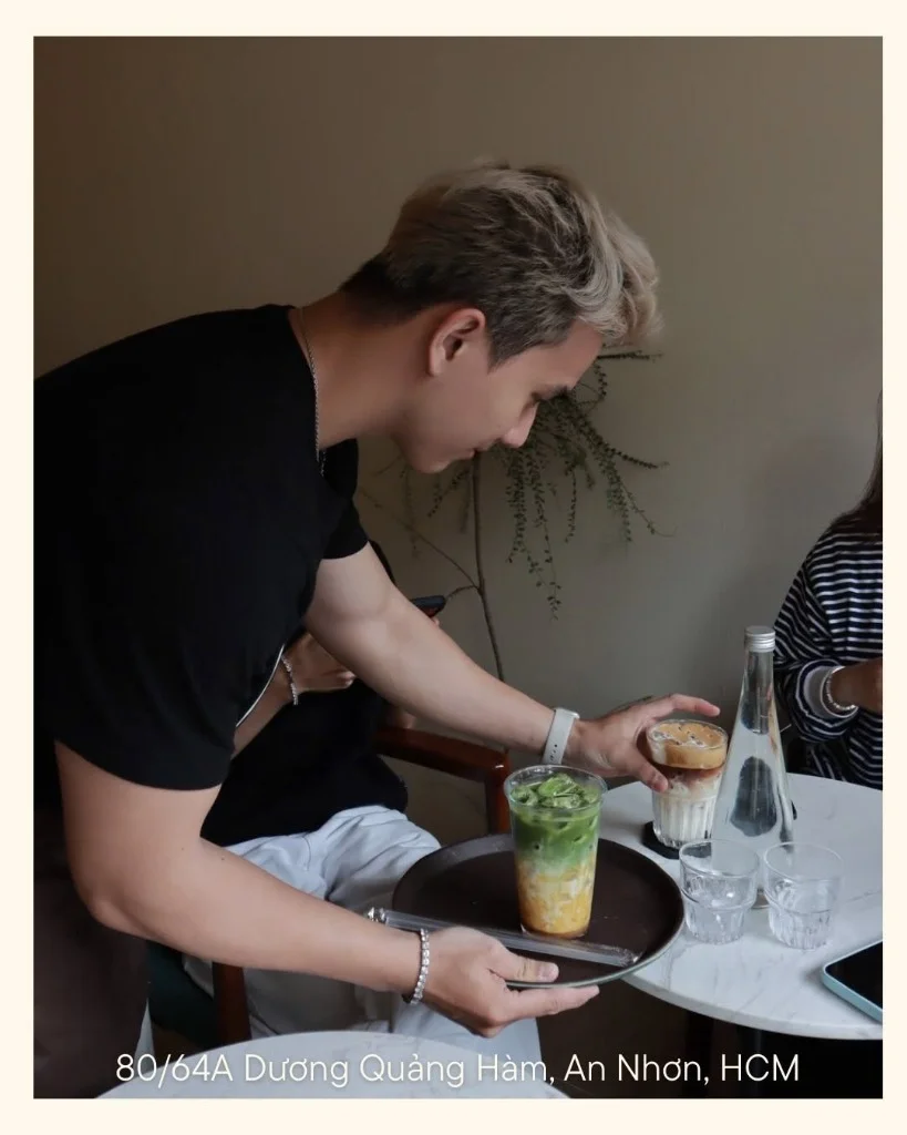 Quầy pha chế cà phê thủ công tại quán Olion Coffee